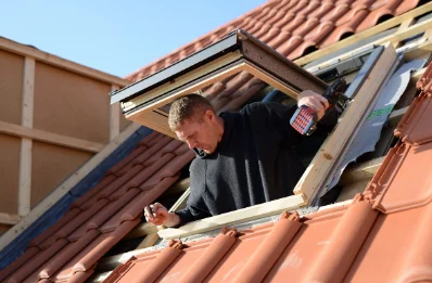 Pose de fenêtres de toit Velux aux Mages